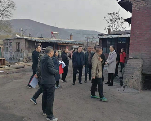 縣委、鎮(zhèn)府領(lǐng)導(dǎo)煤改電驗收工程
