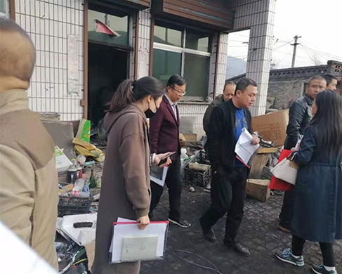 縣委、鎮(zhèn)府領(lǐng)導(dǎo)煤改電驗收工程