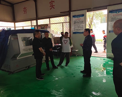 和靈石縣第一職業(yè)高中校領(lǐng)導(dǎo)在?？疾? /></div>
		<h2 id=