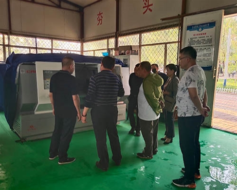 和靈石縣第一職業(yè)高中校領導在?？疾? /></div>
		<h2 id=