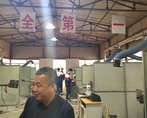 和靈石縣第一職業(yè)高中校領(lǐng)導(dǎo)在?？疾? /></div>
		<h2 id=