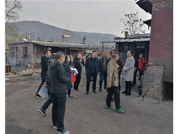 縣委、鎮(zhèn)府領(lǐng)導(dǎo)煤改電驗(yàn)收工程